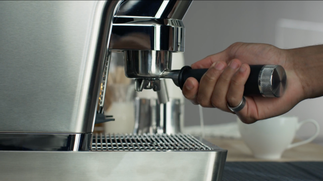 Milk athlete Maurio makes a cappuccino with milk recipe thumbnail 