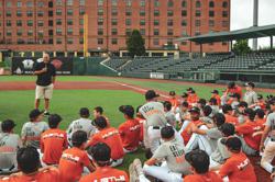 Cal Ripken Talks to Group